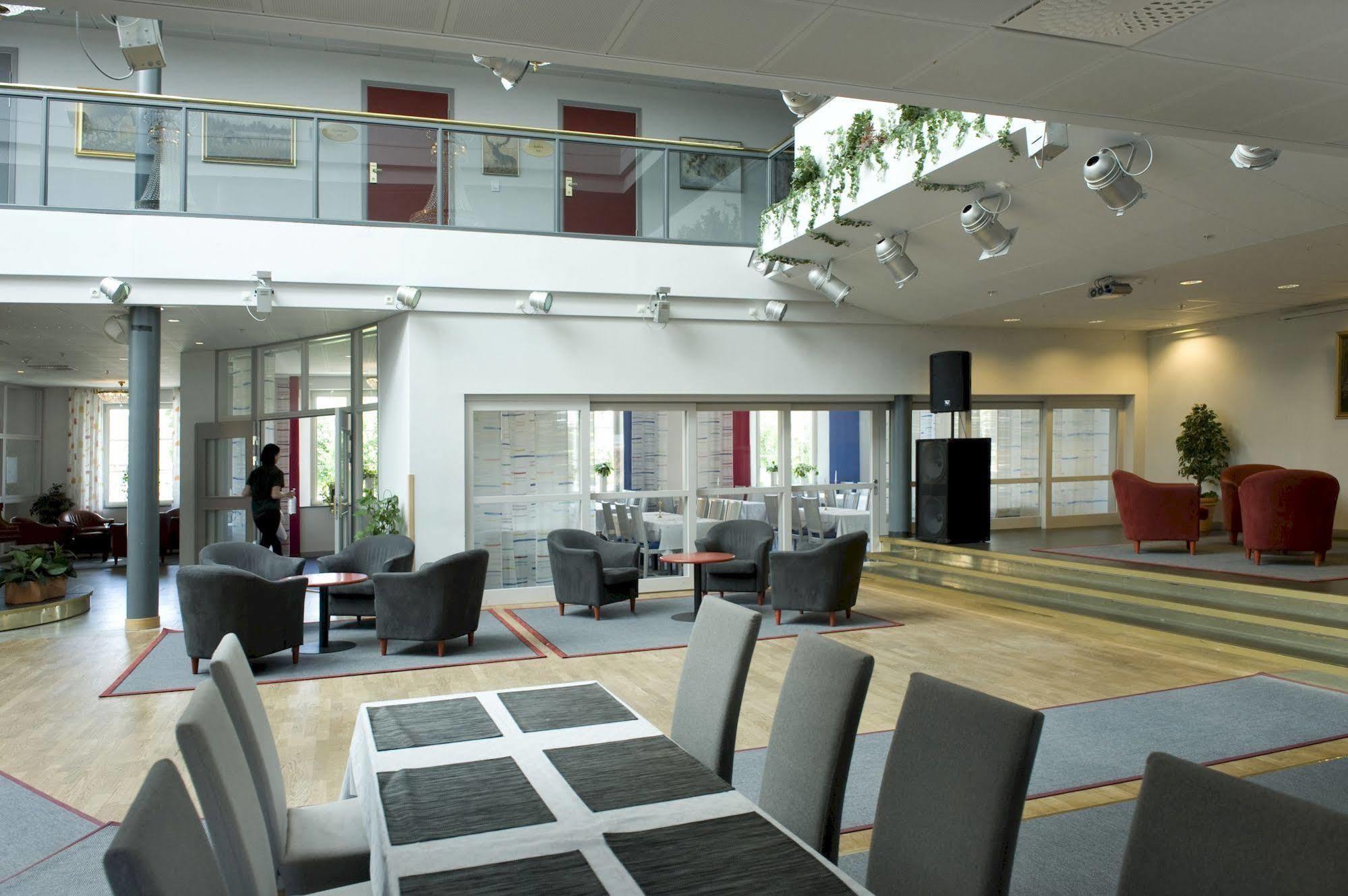 Lumber&Karle Hotel Kvanum Bagian luar foto